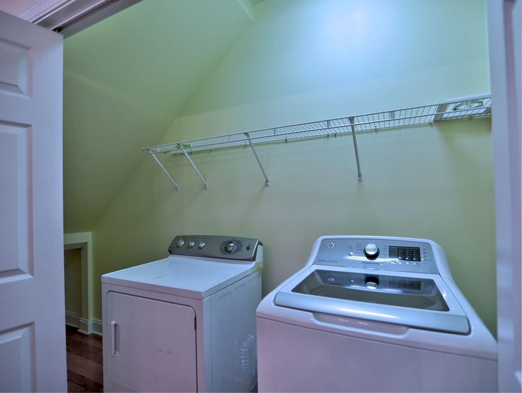 3221 Summer Stream Lane Kennesaw, GA 30152 - Photo 11 of 20 a utility room with dryer and washer