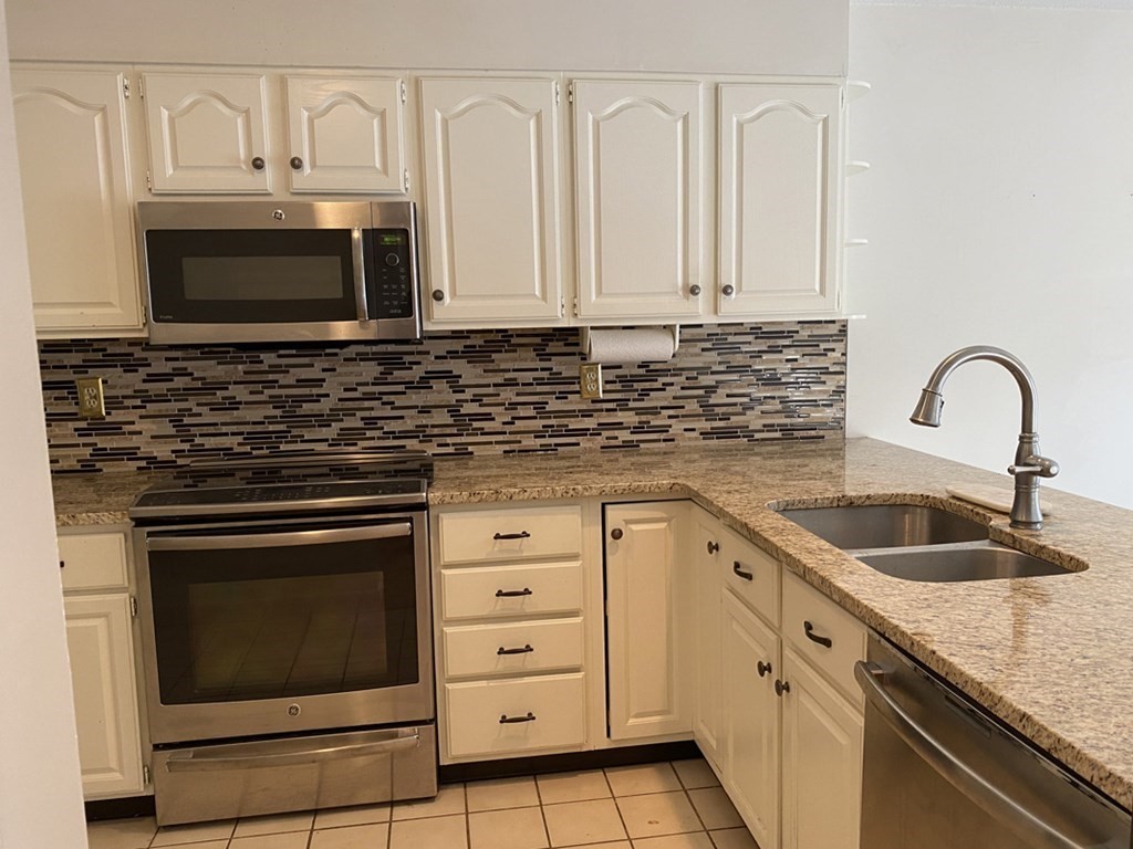14 Windpath West, Unit 14 West Springfield, MA 01089 - Photo 12 of 38