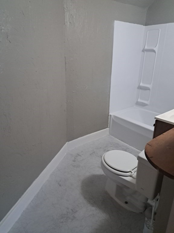 21 Coes Street, Unit 2R Worcester, MA 01603 - Photo 8 of 21 Gallery Image 8