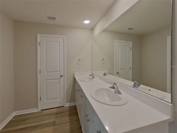 $2,469 | 10733 Hidden Banks Glen, Parrish, FL 34219