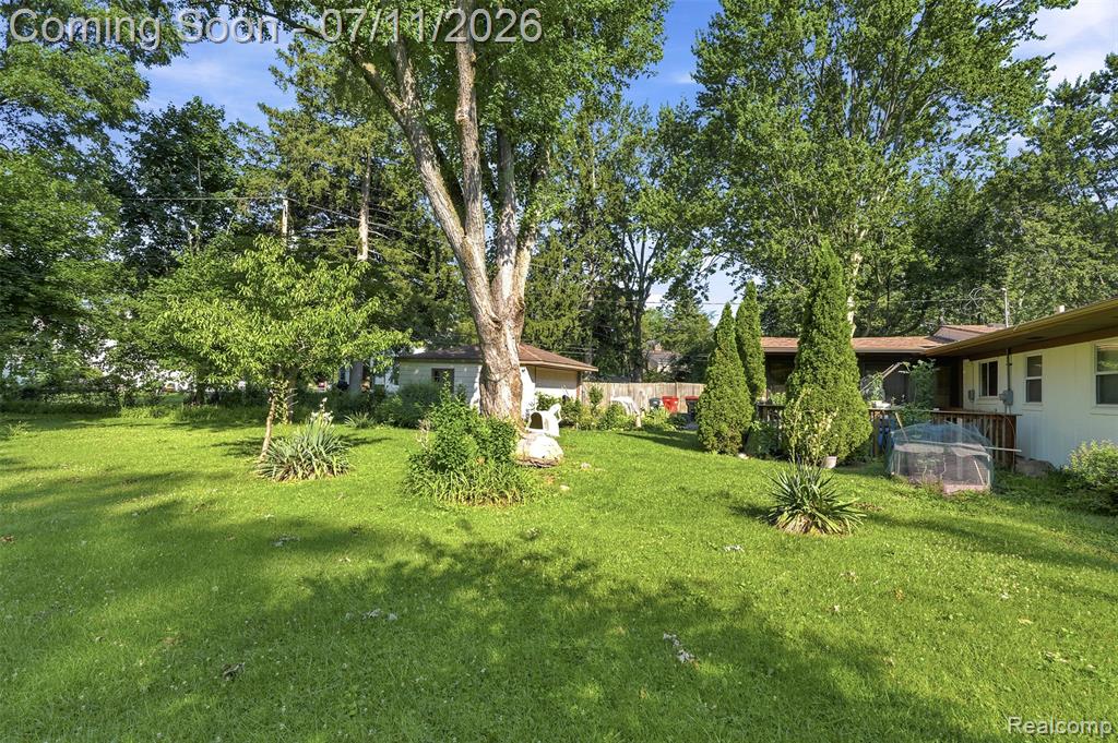 27679 Spring Arbor Drive Southfield, MI 48076 - Photo 28 of 31