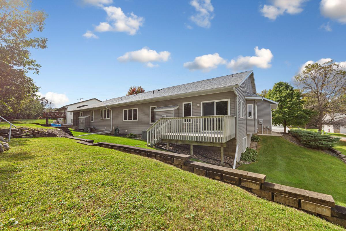 945 Rice Street Faribault, MN 55021 - Photo 5 of 44