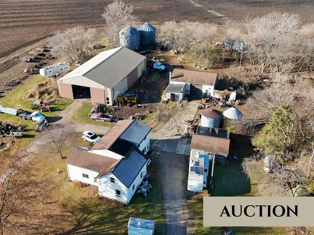 $1 | N9170 Schultz Road, Van Dyne, WI 54979