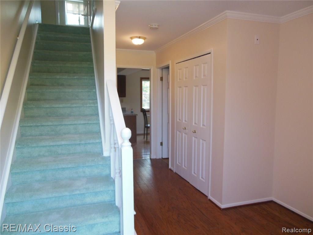 35797 Smithfield Road Farmington, MI 48335 - Photo 3 of 21