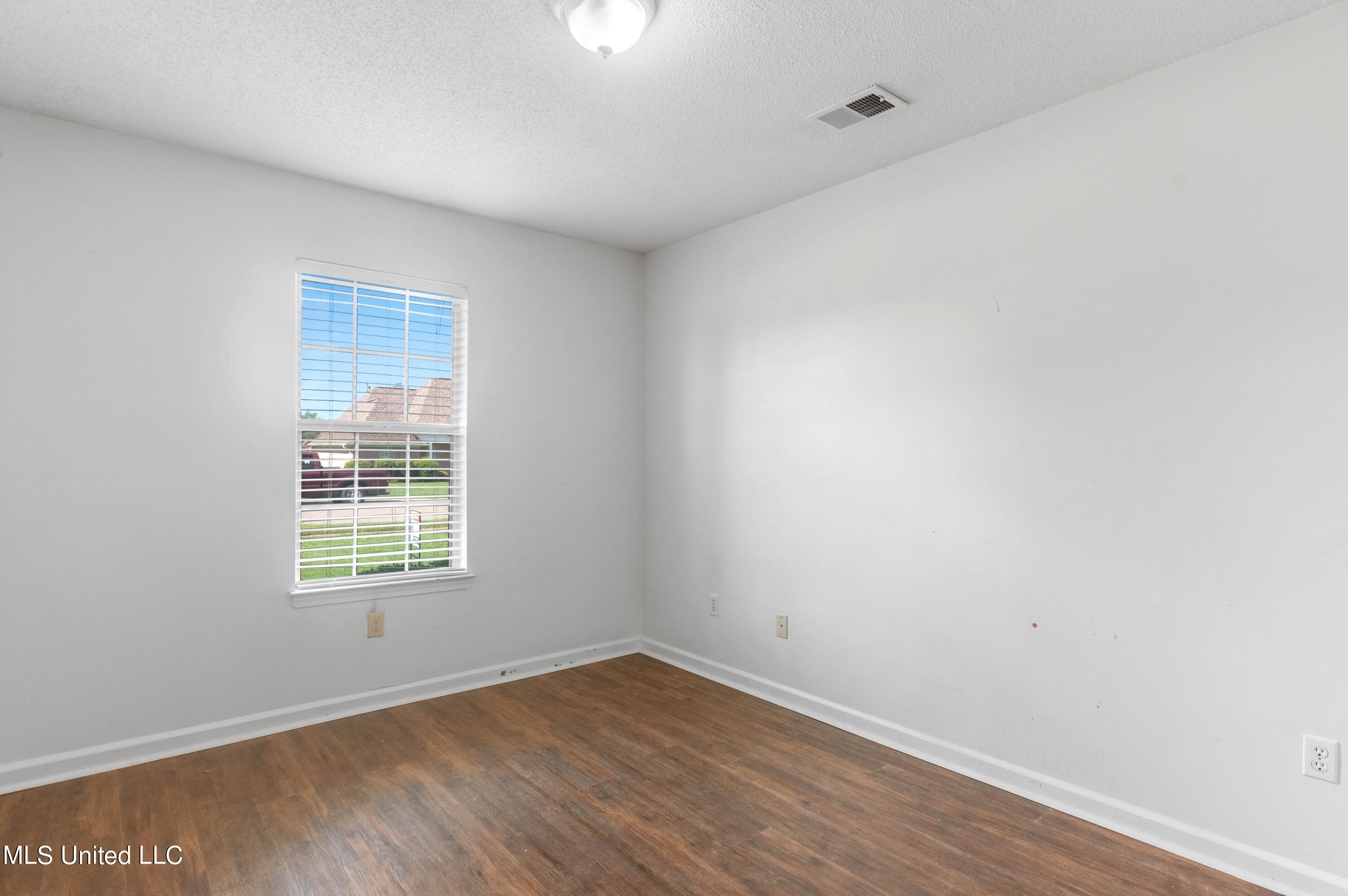 2233 Heather Ridge Southaven, MS 38672 - Photo 15 of 30 Bedroom