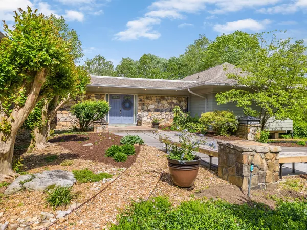 $899,000 | 615 Springhill Drive Northeast, Cleveland, TN 37312