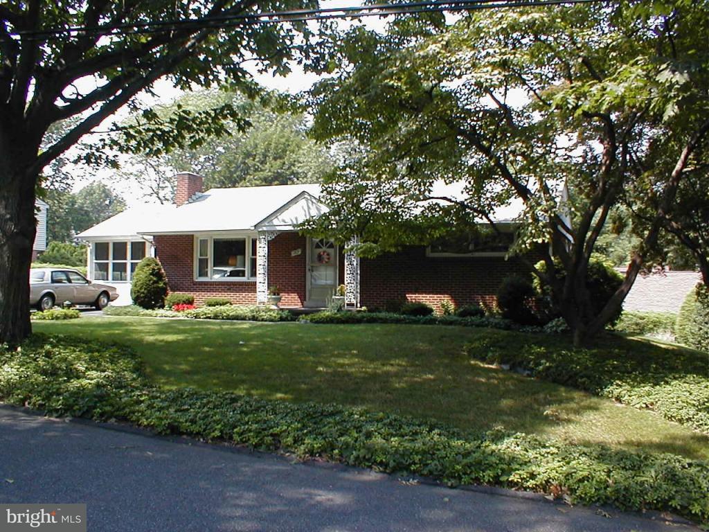 1809 Ridgeview Avenue Lancaster, PA 17603 - Photo 1 of 3 Gallery Image 1