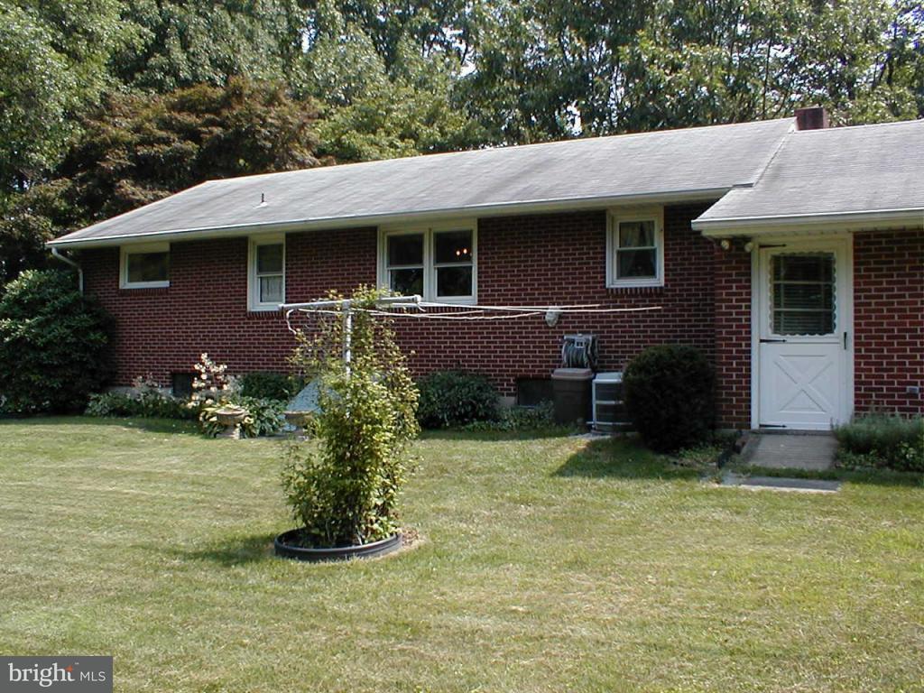 1809 Ridgeview Avenue Lancaster, PA 17603 - Photo 2 of 3 Gallery Image 2