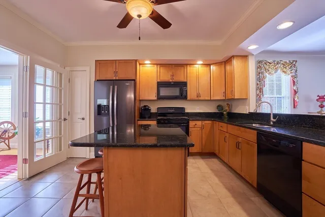 $649,900 | 72 Glendale Road, Southampton, MA 01073