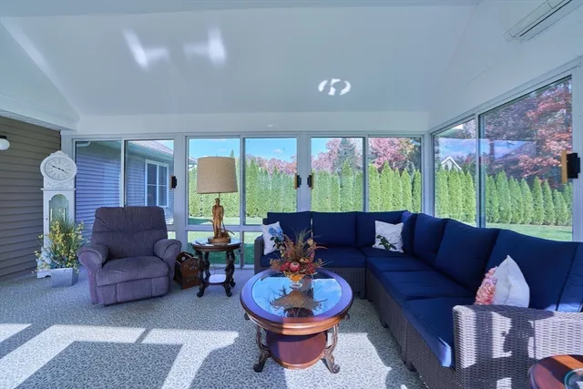 $649,900 | 72 Glendale Road, Southampton, MA 01073