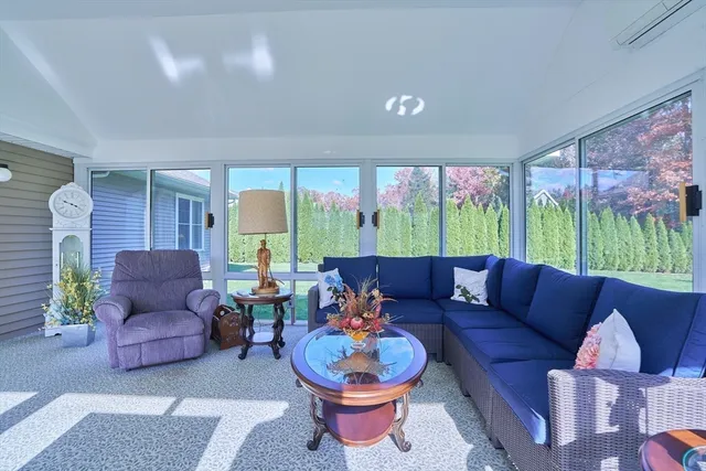 $649,900 | 72 Glendale Road, Southampton, MA 01073