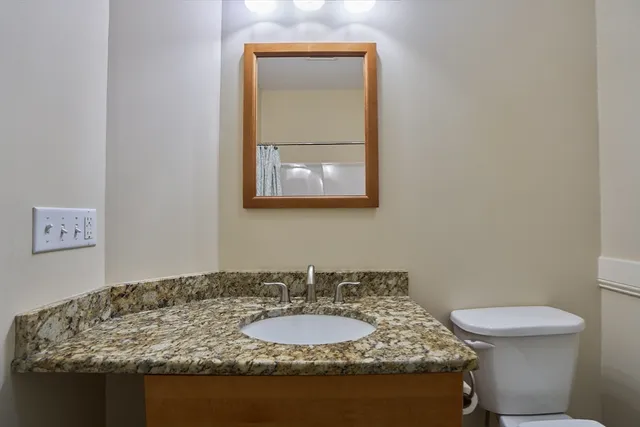 $649,900 | 72 Glendale Road, Southampton, MA 01073