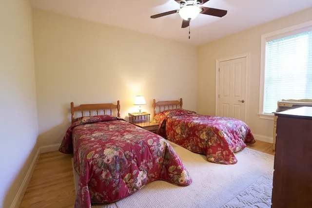 $649,900 | 72 Glendale Road, Southampton, MA 01073