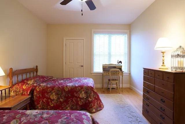 $649,900 | 72 Glendale Road, Southampton, MA 01073