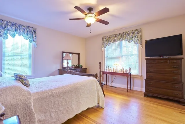 $649,900 | 72 Glendale Road, Southampton, MA 01073