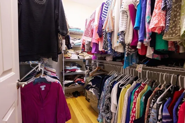 $649,900 | 72 Glendale Road, Southampton, MA 01073