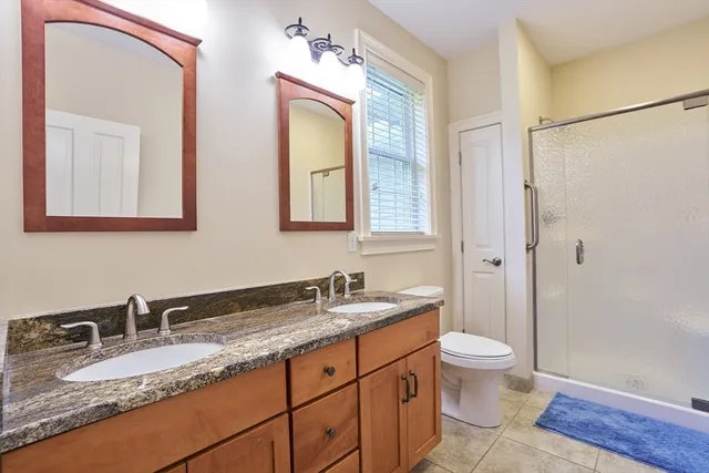 $649,900 | 72 Glendale Road, Southampton, MA 01073