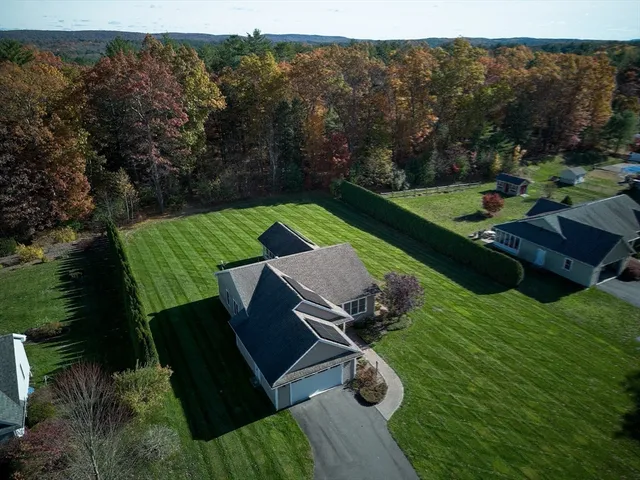 $649,900 | 72 Glendale Road, Southampton, MA 01073