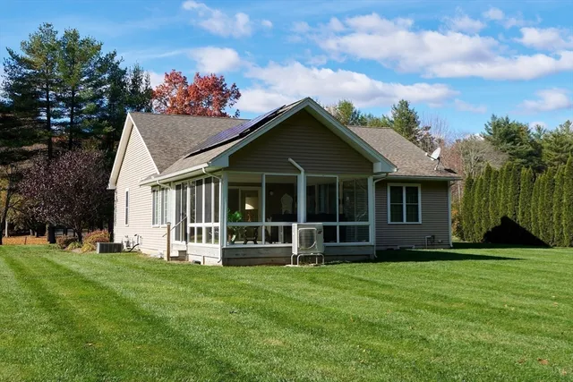 $649,900 | 72 Glendale Road, Southampton, MA 01073