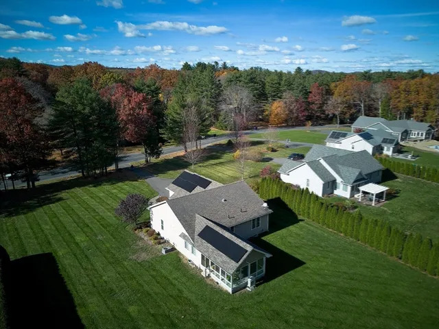 $649,900 | 72 Glendale Road, Southampton, MA 01073