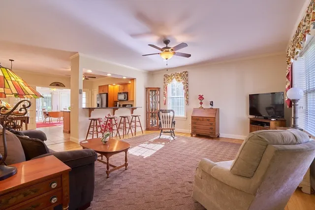 $649,900 | 72 Glendale Road, Southampton, MA 01073