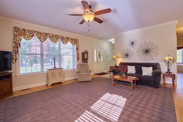 $649,900 | 72 Glendale Road, Southampton, MA 01073