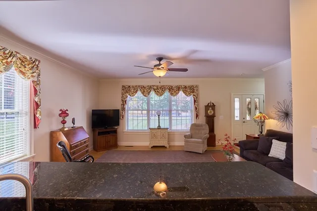 $649,900 | 72 Glendale Road, Southampton, MA 01073