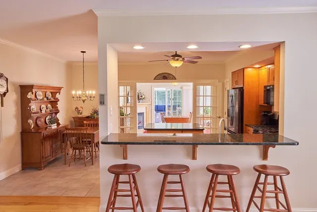 $649,900 | 72 Glendale Road, Southampton, MA 01073