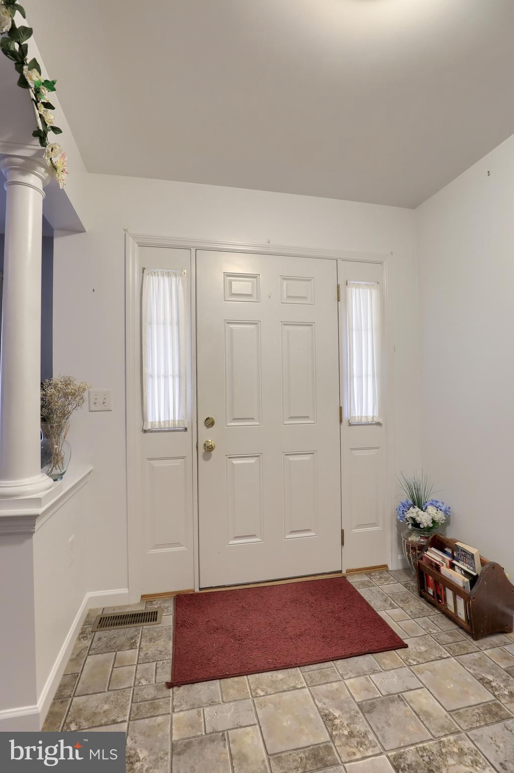 724 Palmer Circle Lititz, PA 17543 - Photo 2 of 31 Gallery Image 2
