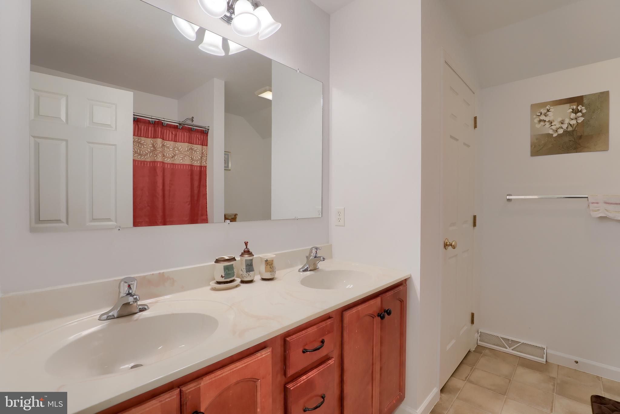 724 Palmer Circle Lititz, PA 17543 - Photo 21 of 31 Gallery Image 21