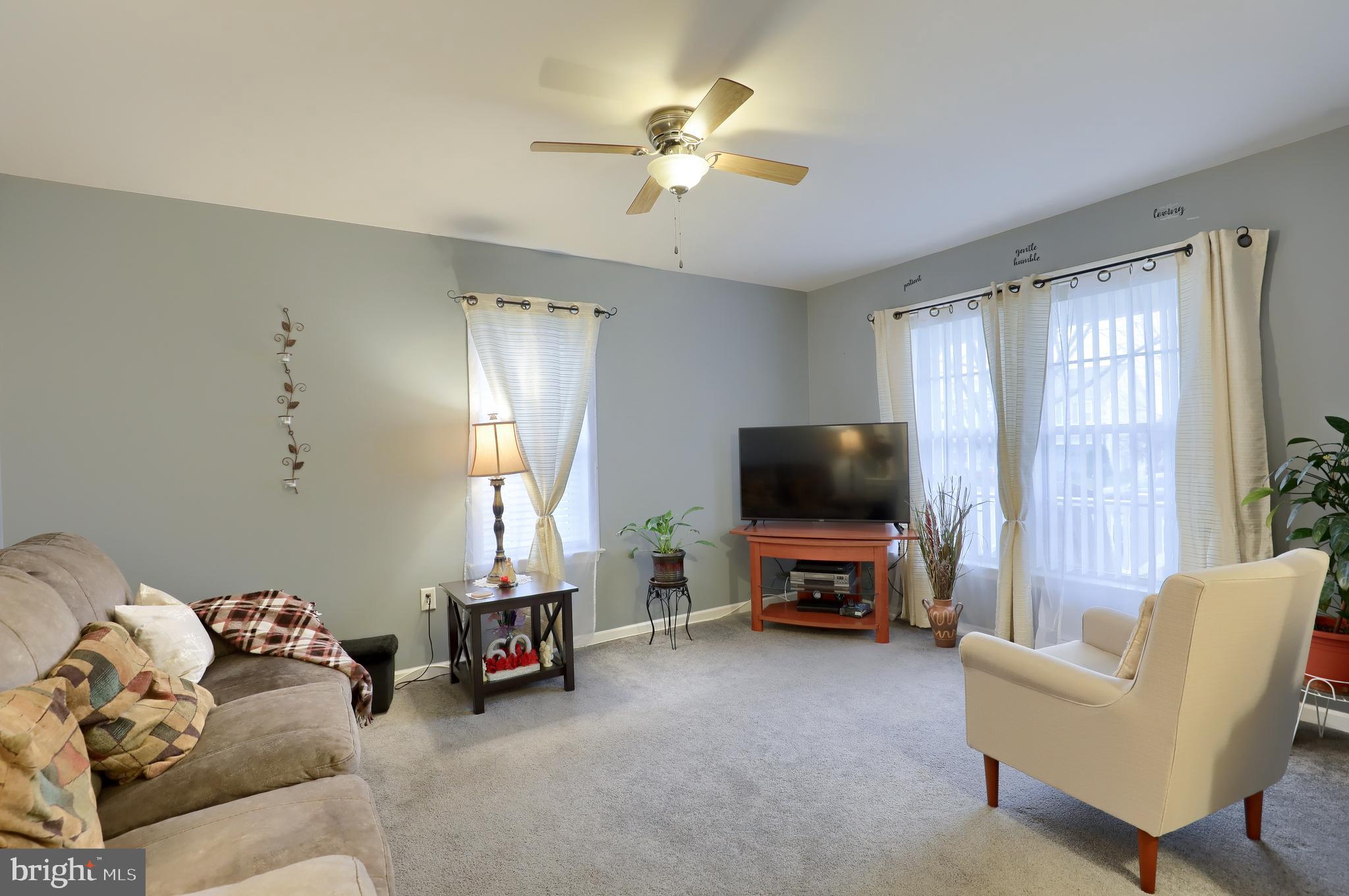 724 Palmer Circle Lititz, PA 17543 - Photo 3 of 31 Gallery Image 3