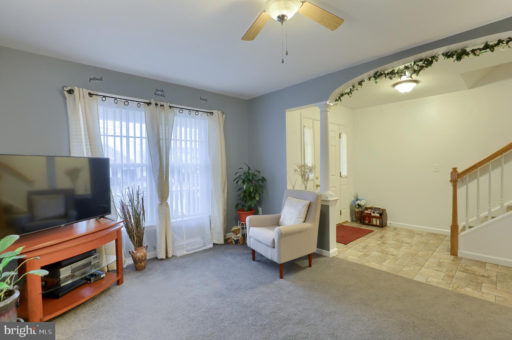 724 Palmer Circle Lititz, PA 17543 - Photo 4 of 31 Gallery Image 4