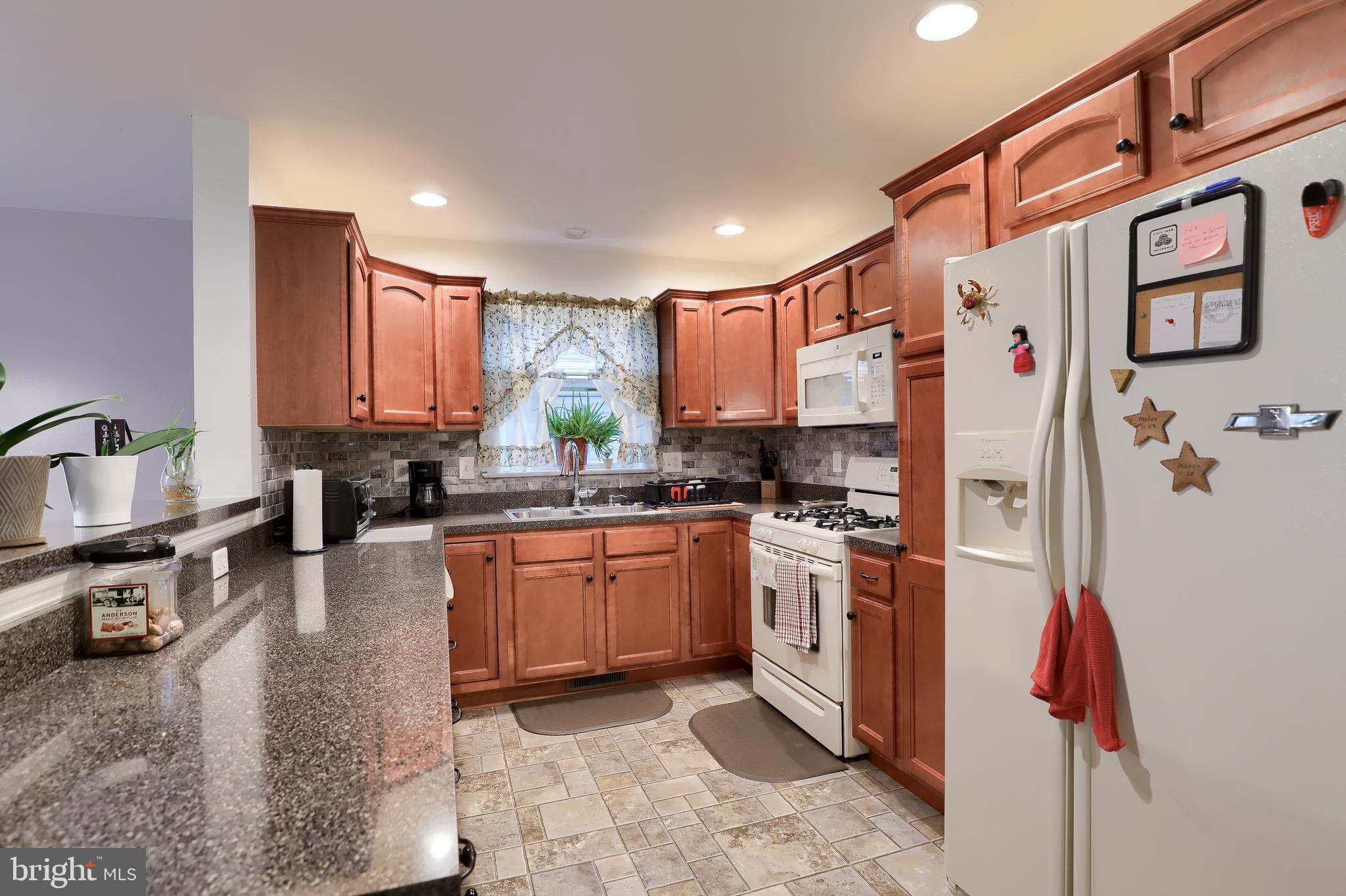 724 Palmer Circle Lititz, PA 17543 - Photo 7 of 31 Gallery Image 7