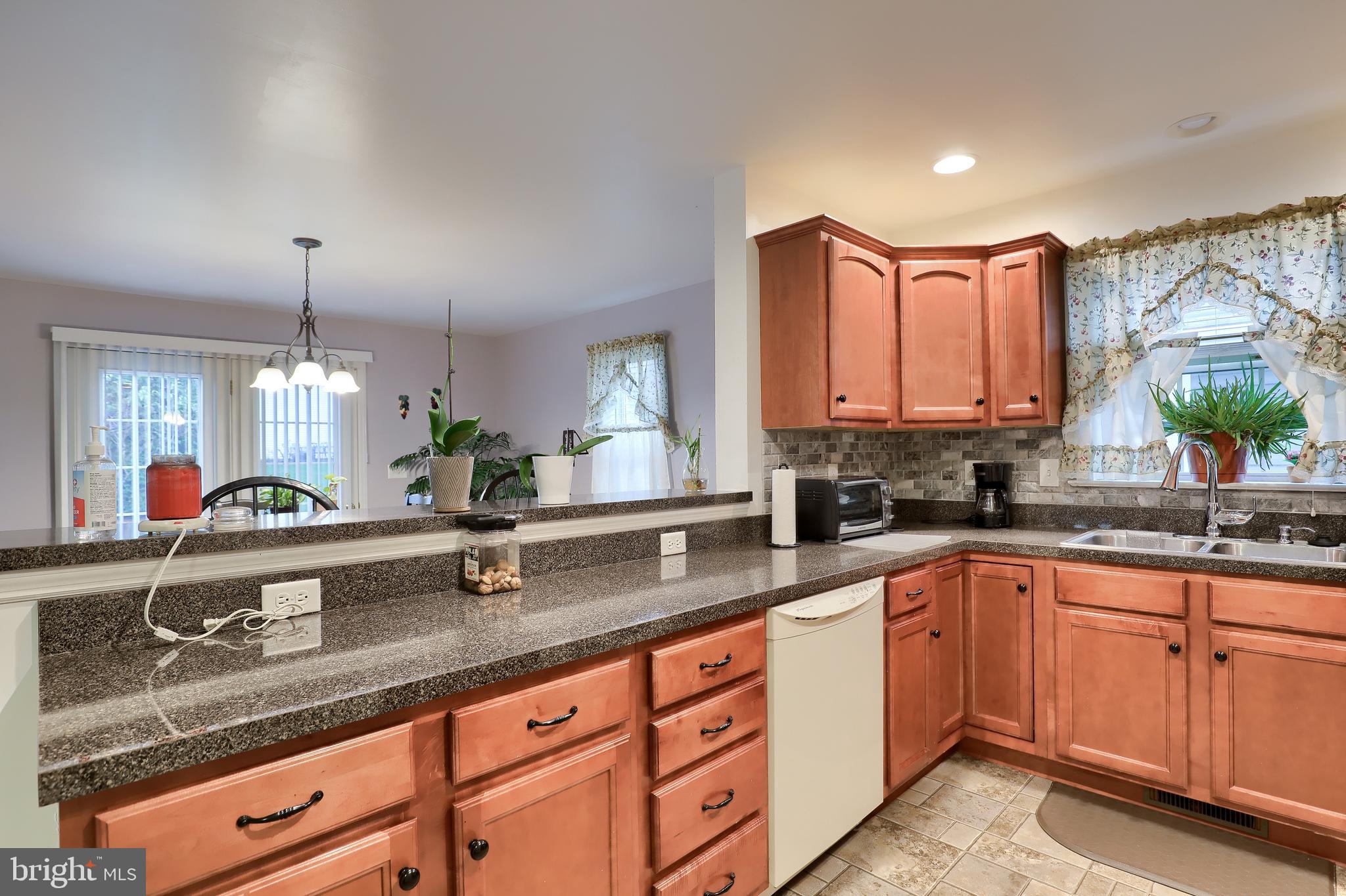 724 Palmer Circle Lititz, PA 17543 - Photo 8 of 31 Gallery Image 8