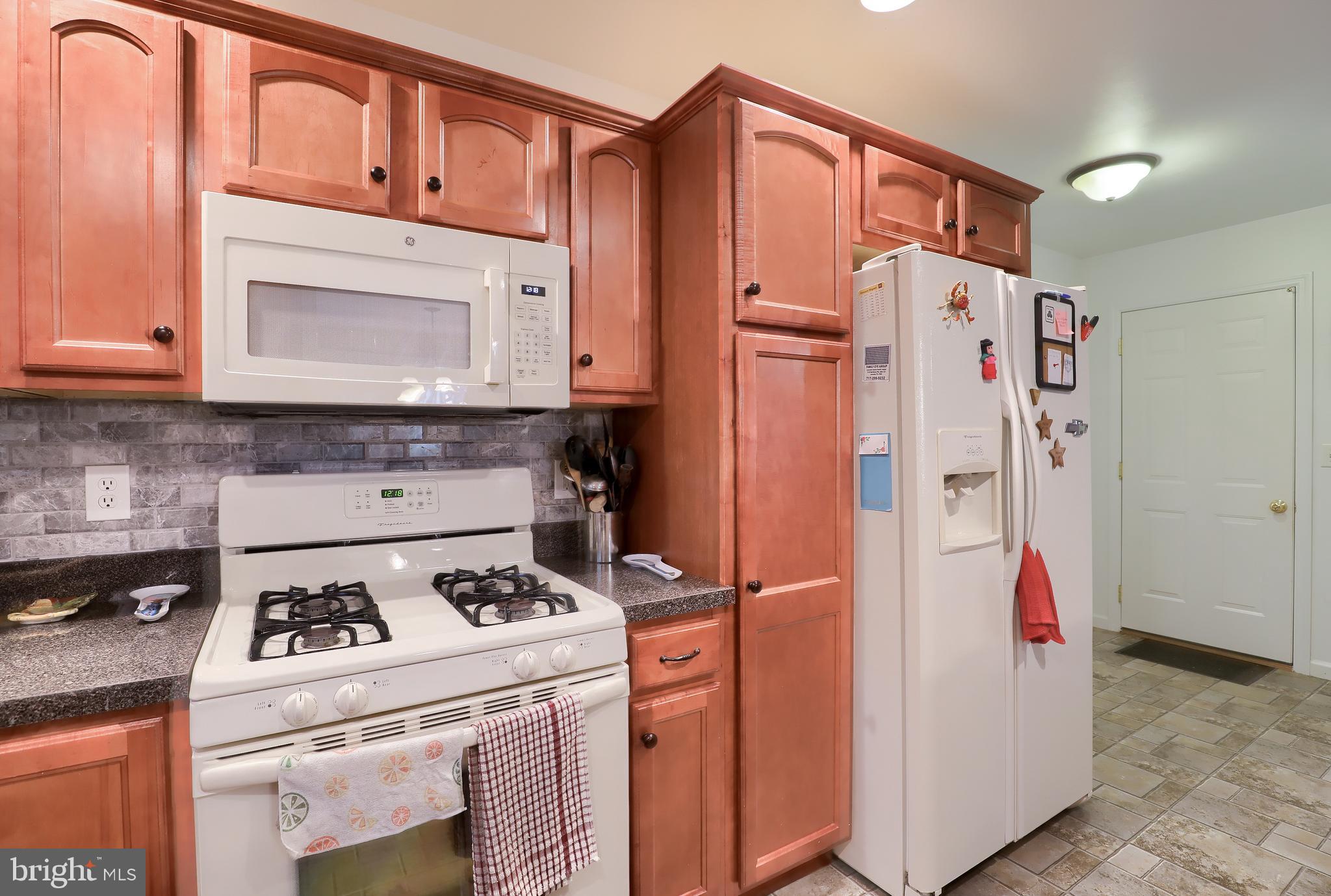 724 Palmer Circle Lititz, PA 17543 - Photo 10 of 31 Gallery Image 10