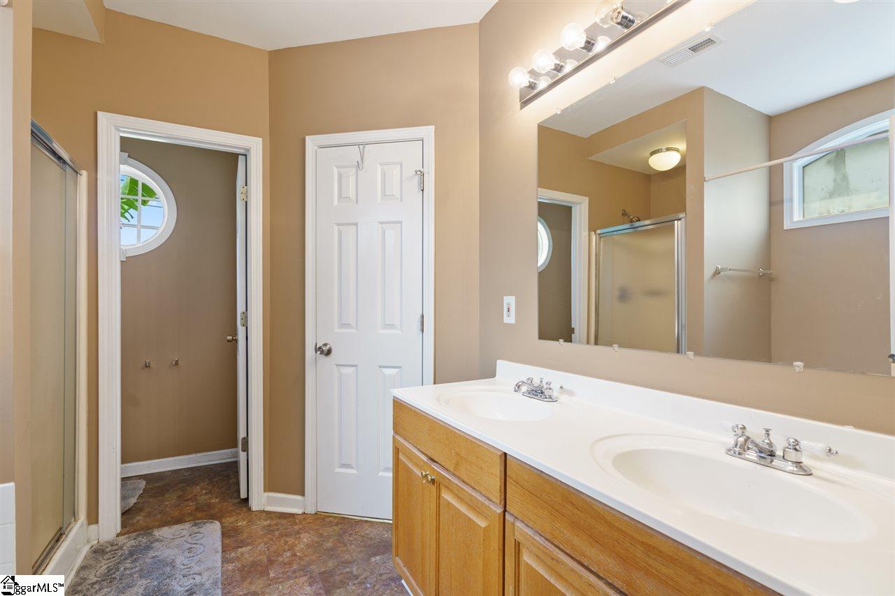 16 Marine Road Greenville, SC 29617 - Photo 12 of 24 Gallery Image 12