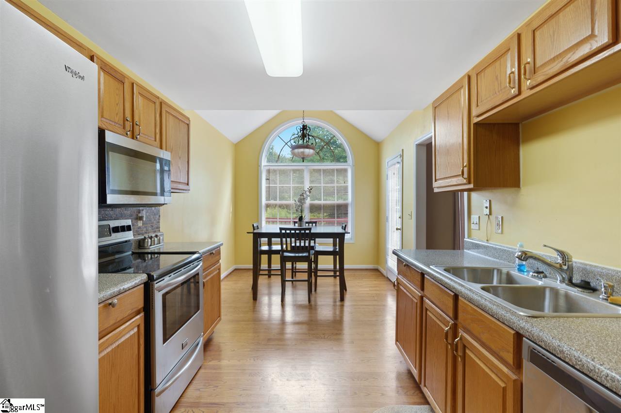 16 Marine Road Greenville, SC 29617 - Photo 7 of 24 Gallery Image 7