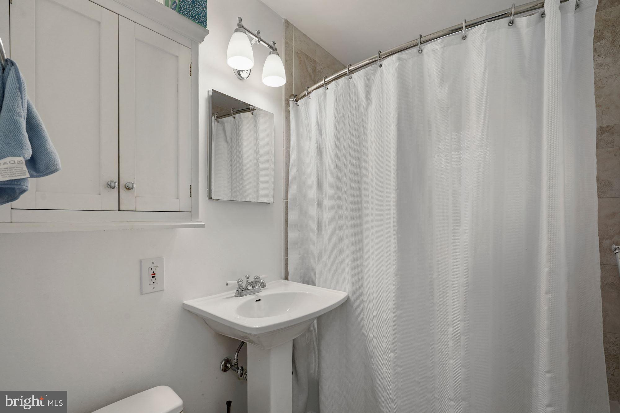 2310 Barbour Road Falls Church, VA 22043 - Photo 12 of 38 Gallery Image 12