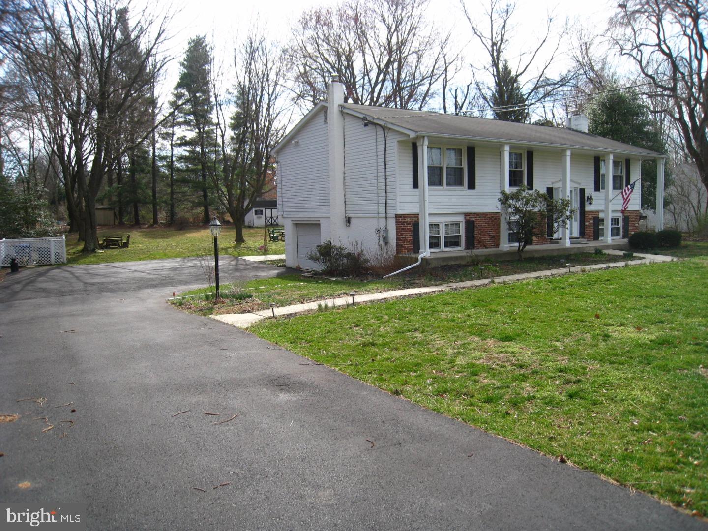 204 Union Mill Road Mount Laurel, NJ 08054 - Photo 2 of 23 Driveway