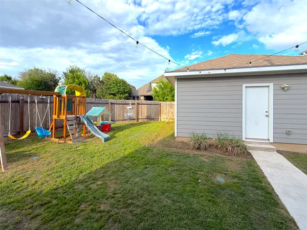 $2,175 | 2004 Pecan Island Drive, Leander, TX 78641