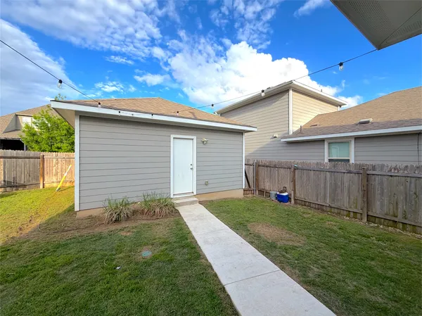 $2,175 | 2004 Pecan Island Drive, Leander, TX 78641