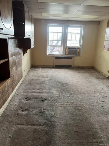 $399,000 | 15 Gaynor Avenue, Unit 2H, Manhasset, NY 11030