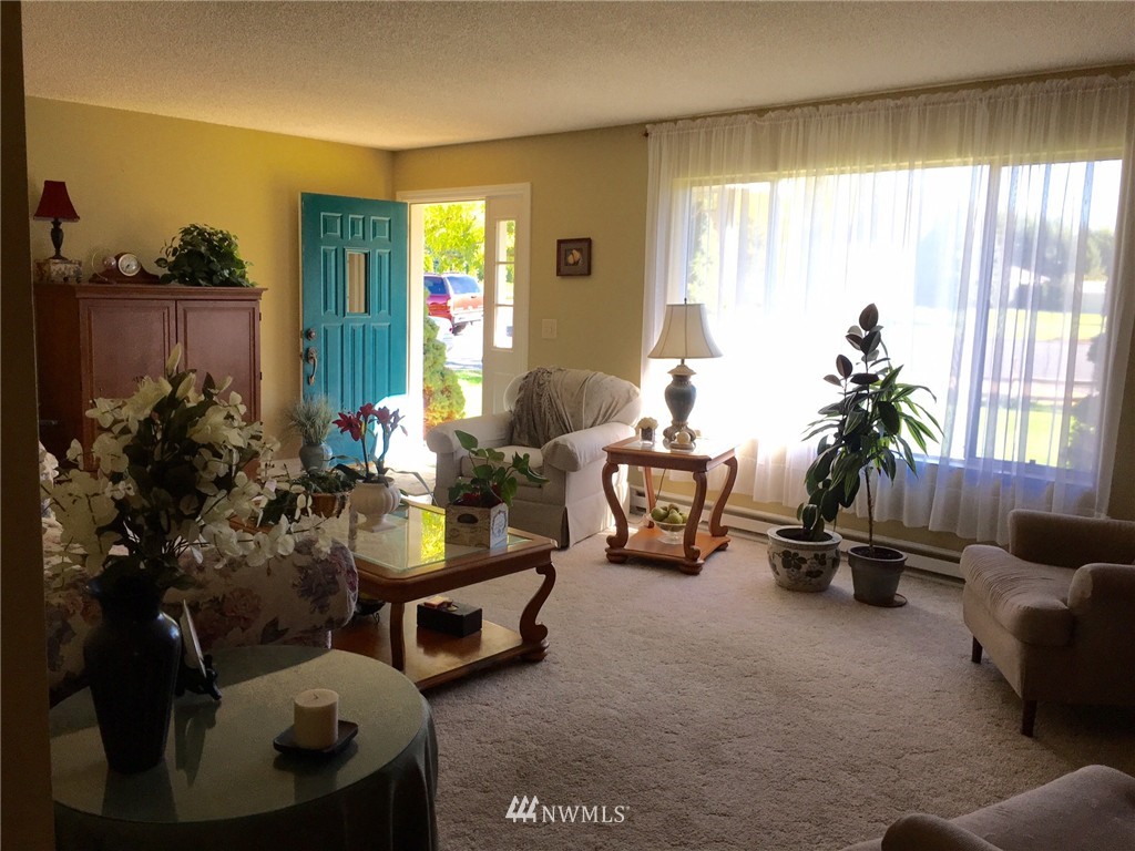 3952 Thayer Road Northeast Moses Lake, WA 98837 - Photo 2 of 20