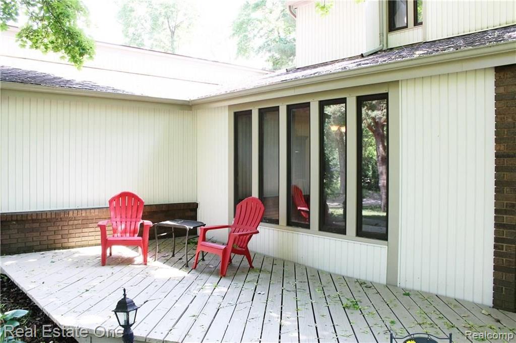 28693 Salem Road Farmington, MI 48334 - Photo 5 of 35