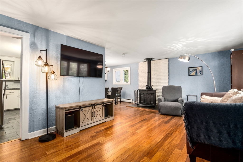 369 Central Turnpike Sutton, MA 01590 - Photo 4 of 20