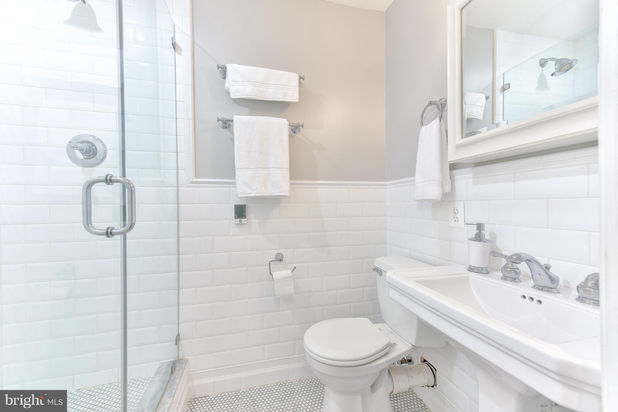 1852 Columbia Road Northwest, Unit 501 Washington, DC 20009 - Photo 17 of 28 Bath