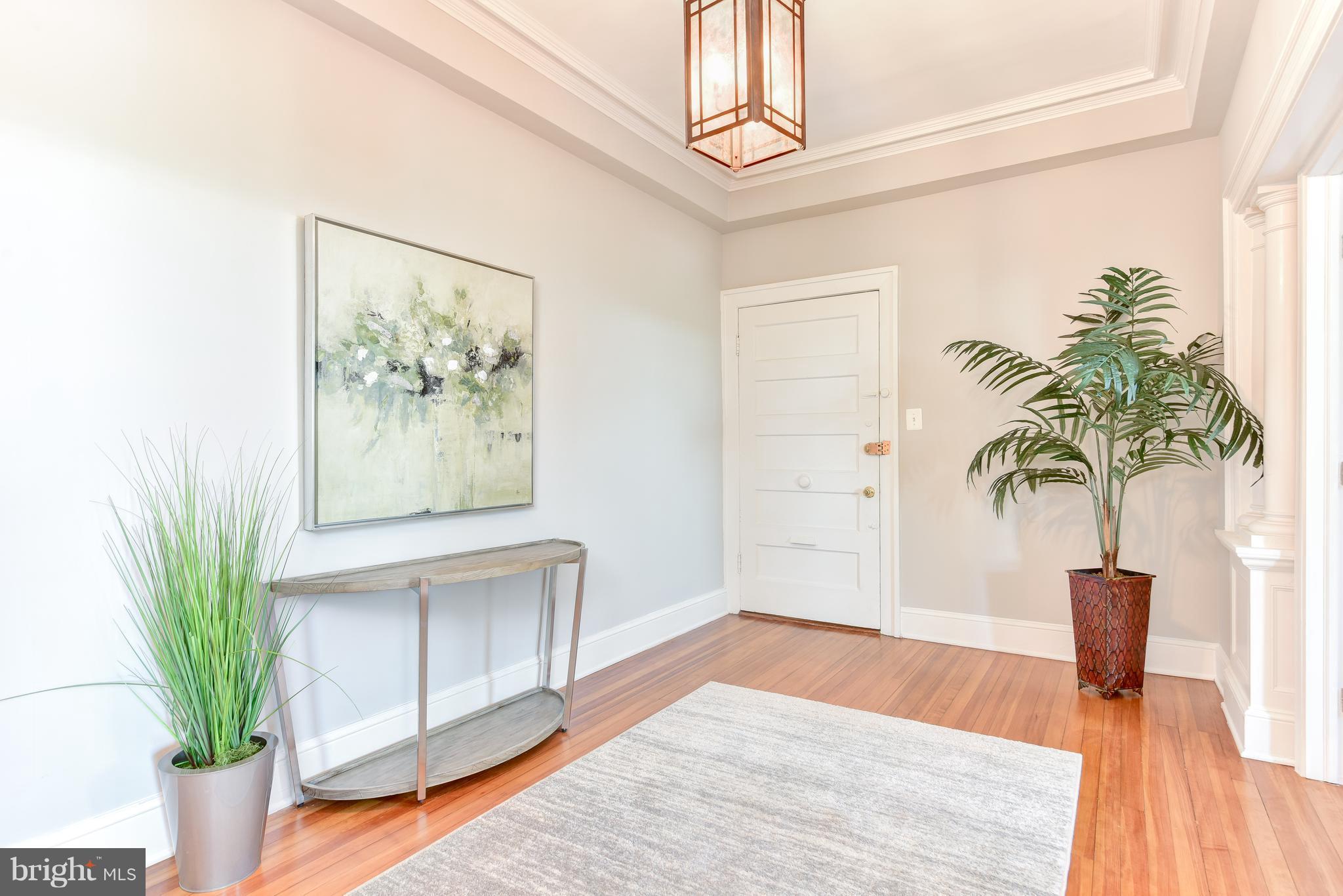1852 Columbia Road Northwest, Unit 501 Washington, DC 20009 - Photo 3 of 28 Entry/Foyer