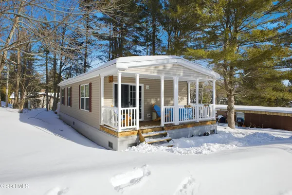$459,000 | 17 Easy Street, Schroon Lake, NY 12870