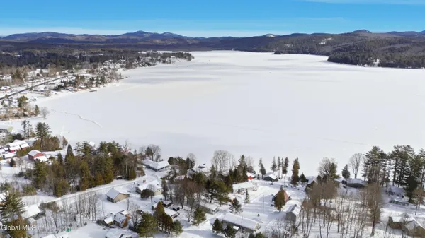$459,000 | 17 Easy Street, Schroon Lake, NY 12870