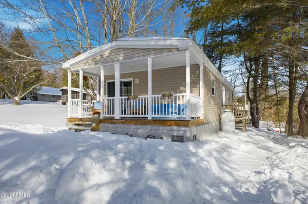 $459,000 | 17 Easy Street, Schroon Lake, NY 12870